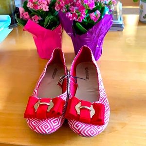 Super cute red flats!